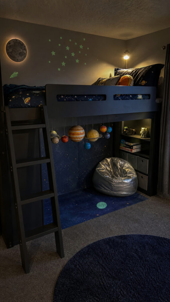 Create an Adventure Theme with Decor Elements