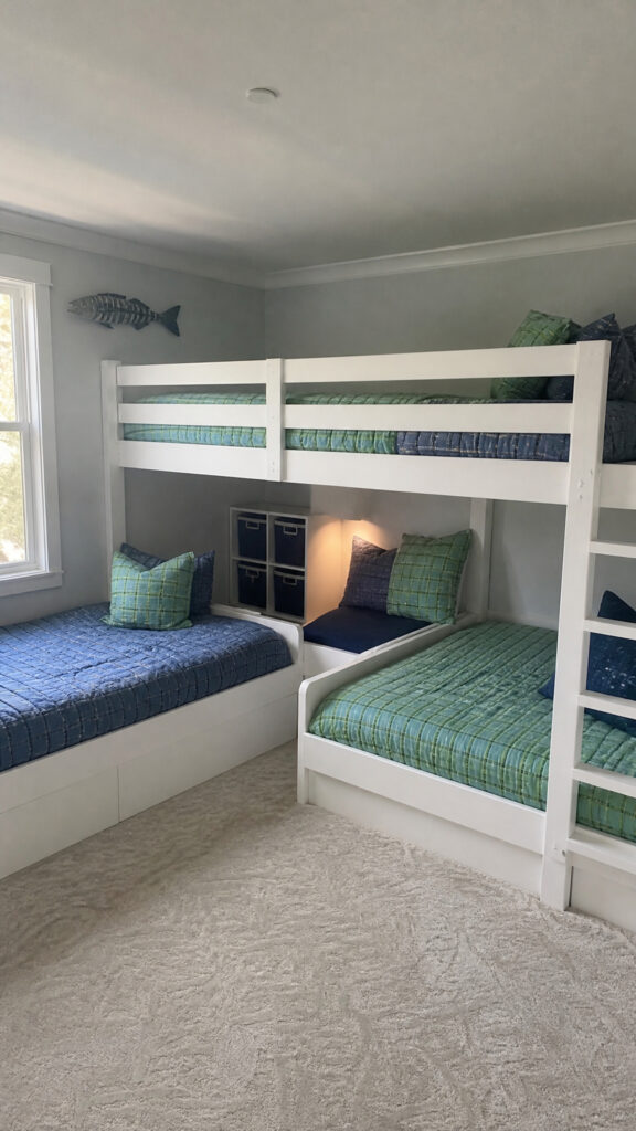 L-Shaped Triple Bunk Configuration