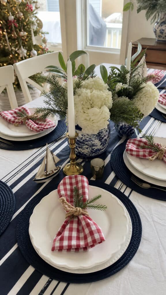 Table Settings and Dining Room Decor